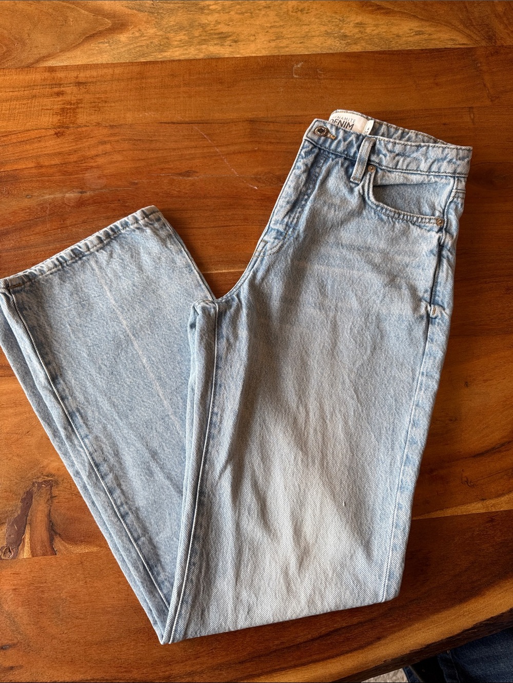Dynamite Light Wash Relaxed Woman’s Jeans